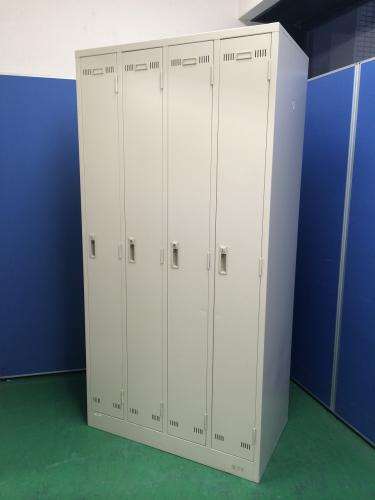 【4人用ロッカー】大人気商品◆◆なっなんと2台揃います◆◆カギは1本もついていない為、お安くご提供！◆生興製◆4人用ロッカー
                                    中古
            