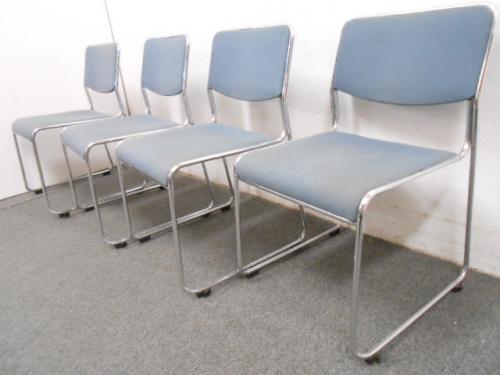 ■スタッキングチェア4脚セット　■ブルー　■イトーキ（ITOKI）　【セット商品】【会議チェア】
                                    中古
            