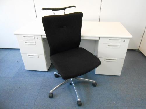 【セット商品】W1600mm広々両袖机＋フィーゴチェアセット■状態良好　【高級チェア】【新春】
                                    中古
            