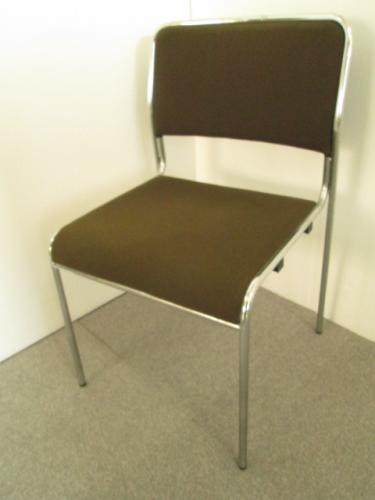 コクヨ(KOKUYO)スタッキングチェア　ブラウン【会議チェア】
                        
                                    中古
            