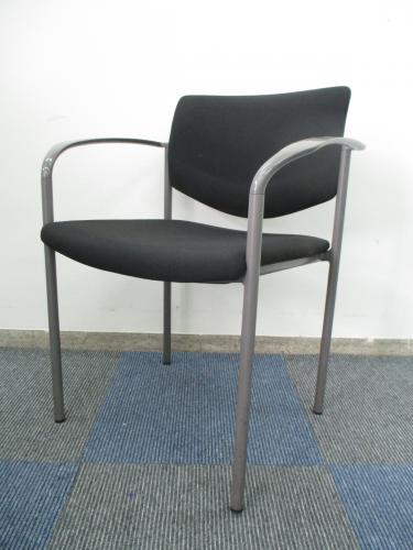 【デザインチェア】【肘付き】　Steelcase（スチールケース）製　スタックチェア　【中古事務チェア】【会議チェア】
                        
                                    中古
            