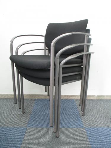 【3脚セット商品】【デザインチェア】【肘付き】　Steelcase（スチールケース）製　スタックチェア　【中古事務チェア】【会議チェア】
                        
                                    中古
            