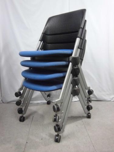 オカムラ｜リータチェア4脚セット｜ブルー×ブラック｜キャスター付ミーティングチェア【セット】【会議チェア】
                                    中古
            