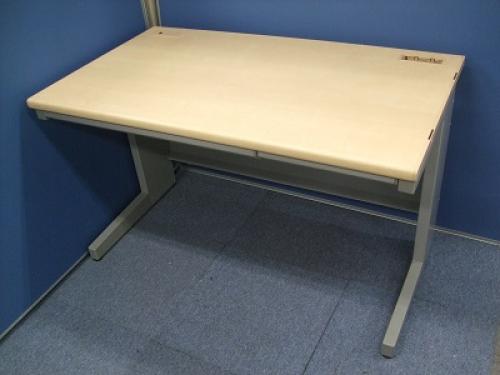 内田洋行製平デスク入荷しました！【一部配線タップがございません】
                        
                                    中古
            