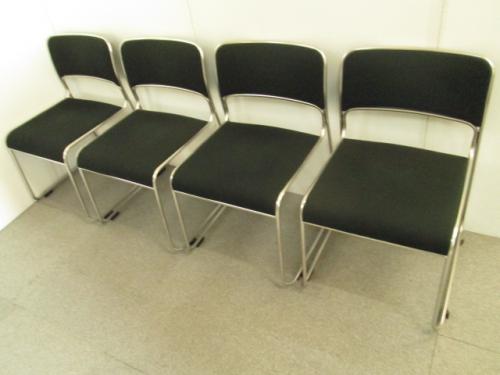 【4脚セット】コクヨ（ＫＯＫＵＹＯ）スタッキングチェア　ブラック　会議椅子【セット商品】【会議チェア】
                                    中古
            