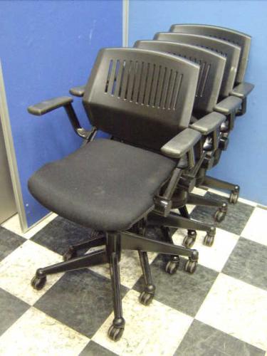 【セット商品】【状態良好】VECTA（スチールケースグループ企業）製　カートチェア■スタッキング機能付【オフィス家具　チェア　イス　埼玉】【OAチェア】
                                    中古
            