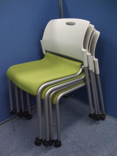 【4脚セット】内田洋行製のスタッキングチェア【MF-272】【グリーン】【会議チェア】
                                    中古
            