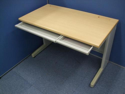 plusの事務机　美品中古　4脚在庫 プラス（PLUS） オフィスデスク・事務机 一覧 - 中古オフィス家具なら