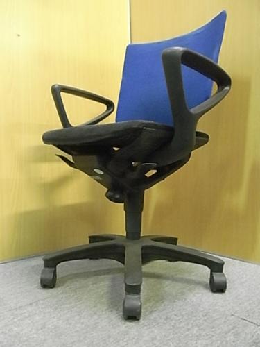 中古】トリノチェア イトーキ/ITOKI 肘付ローバックチェア