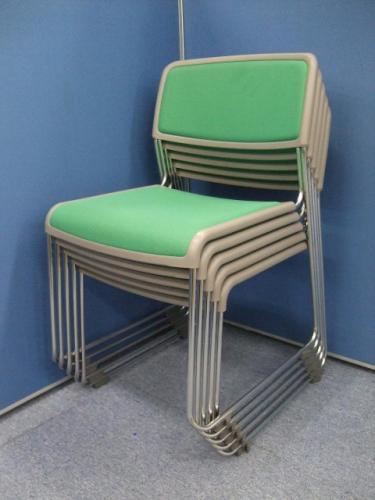 【会議用】コクヨ製のスタックチェアを4脚セットでご提供！【CK-S890K】【会議チェア】
                                    中古
            