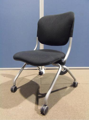 【大量入荷】肘無しスタッキングチェア　TORSION〜トーションライン〜【会議チェア】
                                    中古
            