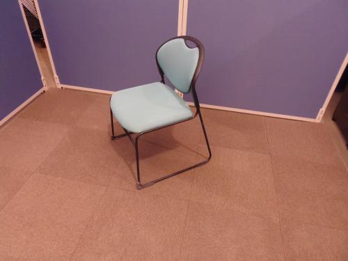 【状態良好】スタッキングチェア　〜シンプルなスタッキングチェア〜【会議チェア】
                                    中古
            