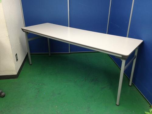 【折りたたみテーブル】【状態良好】即持ち帰れます!!あったら便利な折りたたみテーブル◆奥行き600タイプなので作業もしやすい!!
                                    中古
            