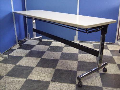 【大量入荷】【安心の国内メーカー製】オカムラ製　スタックテーブルW1800　幕板無し　【オフィス家具　テーブル　埼玉】
                                    中古
            