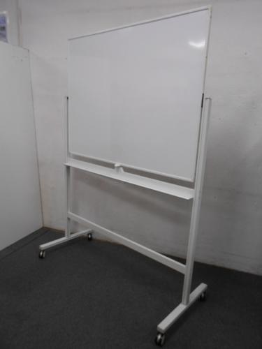 ■脚付ホワイトボード　■W1200×H900　■片面タイプ　
                                    中古
            