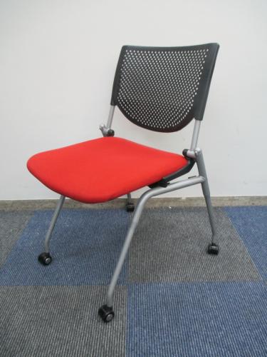 【12脚のロット商品】【ミーティングチェア】　オカムラ製　プロスタックチェア　【型番：8139ZZ】【中古事務椅子】【会議チェア】
                                    中古
            