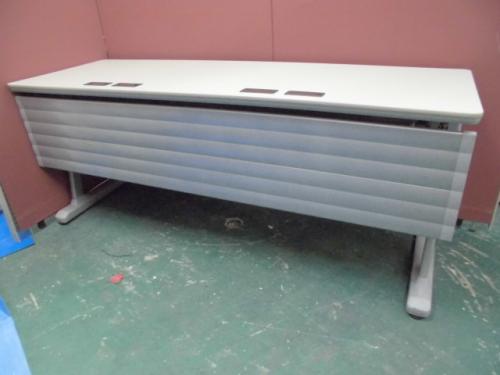 中古｜テーブル｜サイドスタック｜オカムラ製【okamura】｜幕板付｜1800｜600｜ロット入荷｜大阪梅田本店【ぞくぞく】
                                    中古
            