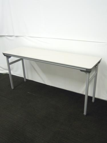 【1台のみ！！】コクヨ製　折畳みテーブル　　 
                                    中古
            