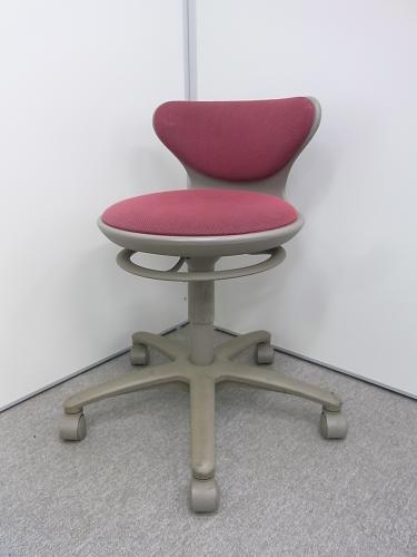 【状態良好】キャスター付き　スツール　型番：L892HS【OAチェア】
                        
                                    中古
            