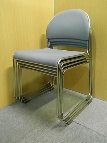 【セット商品】スタッキングチェア　４脚セット■ナイキ製〜シンプルなスタッキングチェア〜【中古　オフィス家具　イス　チェア】【会議チェア】
                                    中古
            