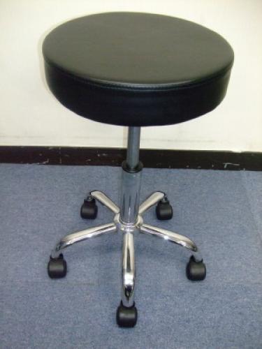 職人さん！！　これですよね。　限定1脚！！
                                    中古
            