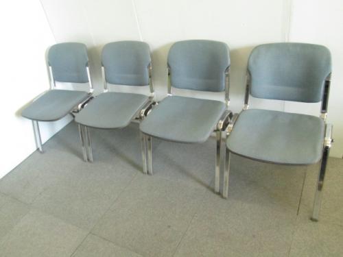 オカムラ(okamura)スタッキングチェア　ブルー【4脚セット】【会議チェア】
                        
                                    中古
            