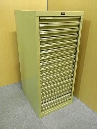 【限定１台】トレー　■浅型１列18段　■内田洋行製　〜書類整理の必需品〜
                        
                                    中古
            