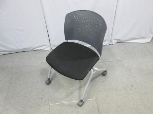AICO|スタッキングチェア｜キャスター付｜ブラック｜状態良好◎｜8脚入荷【会議チェア】
                                    中古
            