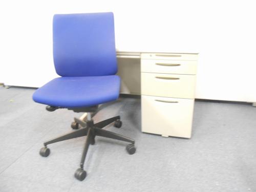 ■　オカムラ製W1000mm片袖机SDシリーズ＋ウィザードチェアセット　【セット商品】【状態良好】【ロット】
                                    中古
            