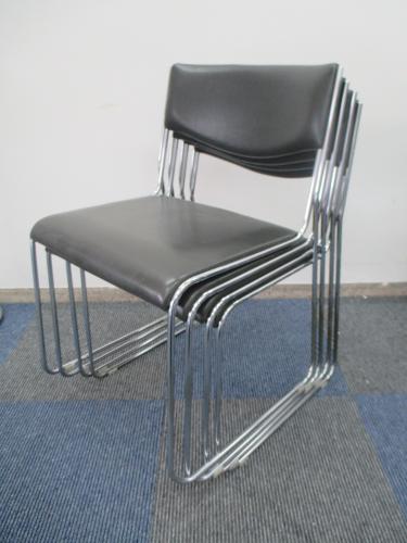 【4脚セット商品】【色違いもございます】　コクヨ製　スタッキングチェア　【ロット】【中古　会議用チェア　千葉】【会議チェア】
                                    中古
            