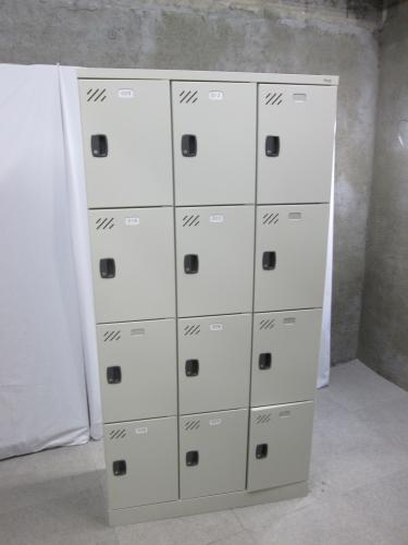 プラス製12人用ロッカー　【カギ付き】
                                    中古
            