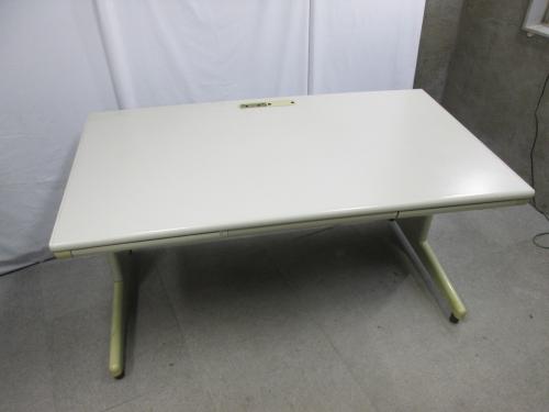 プラス｜平机｜幅１４００×奥行き８００｜ニューグレー
                                    中古
            