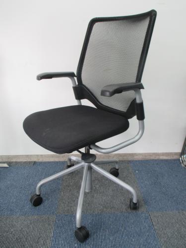 【ロット商品】【ハイバック肘付き】　オカムラ製　Airly（エアリ）チェア　【背もたれメッシュ地】【中古　事務椅子　千葉】【会議チェア】
                                    中古
            