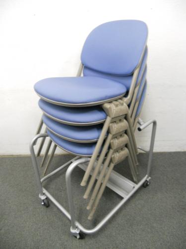 ■スタッキングチェア4脚セット＋専用台車付！　■ブルー　■オカムラ（okamura／岡村製作所）【会議チェア】
                                    中古
            