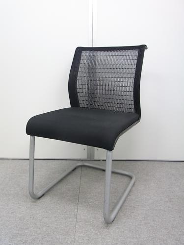 【2脚の為値下げ中！】【状態良好】スタイリッシュなミーティングチェア　Ｔｈｉｎｋ　Visitor（シンク　ビジター）チェア【会議チェア】
                                    中古
            