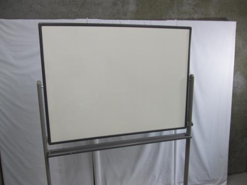 【両面タイプ】Ｗ1280(板面は1200)｜脚付き両面ホワイボード
                                    中古
            