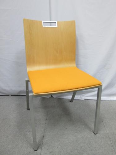 【ウィスナーハーガー(wiesner hager)】パブリーノチェア｜スタッキングチェア｜ナチュラル×オレンジ【会議チェア】
                                    中古
            