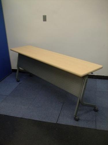 内田洋行製サイドスタックテーブル入荷しました！
                        
                                    中古
            