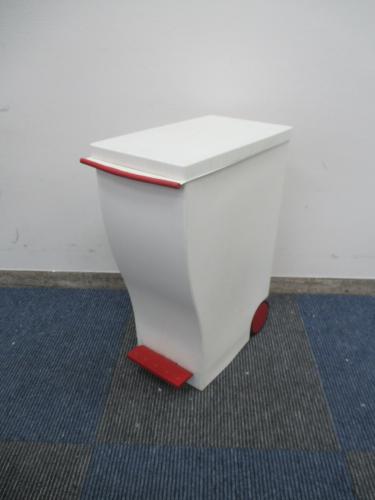 【ゴミ箱】　unknown製　
                                    中古
            