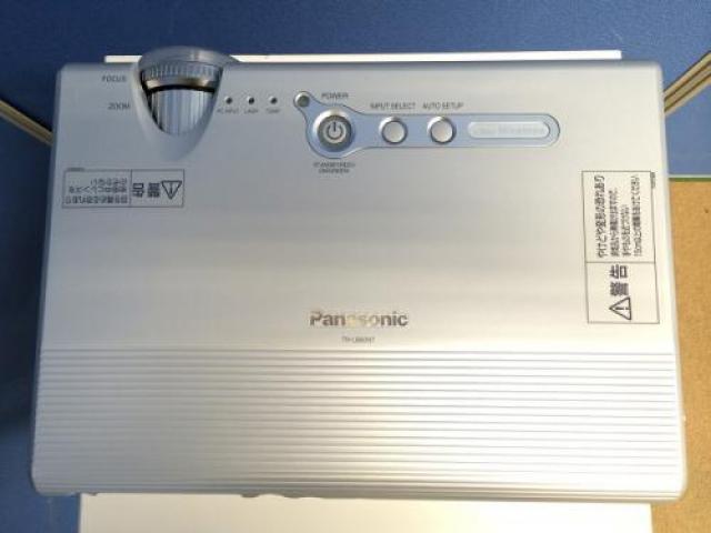 【中古】 Panasonic プロジェクター本体 106237