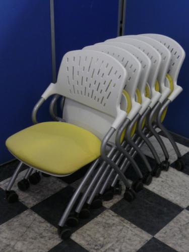 【セット商品】ネスティングチェア６脚■ペールイエロー■セットで１脚当たり５００円引き■ライオン製サテラ■会議・催事用に【オフィス家具　チェア　イス　埼玉】【会議チェア】
                                    中古
            