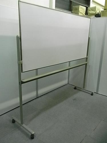 【状態良好】自立式　両面ホワイトボード　■幅1800　〜セミナー・会議の必需品〜【中古　オフィス家具　ホワイトボード】
                                    中古
            