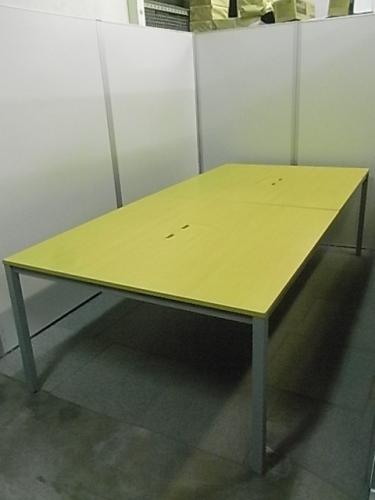 【限定１台】ミーティングテーブル　W2400（２枚天板）　■アールエフヤマカワ製 ■６名〜８名の使用に最適　〜２枚天板の大型テーブル〜【ぞくぞく】
                                    中古
            