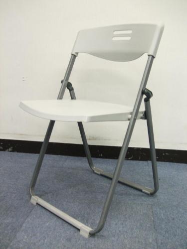ホワイト色がキレイなパイプイス入荷致しました【折りたたみ式】【会議チェア】
                        
                                    中古
            