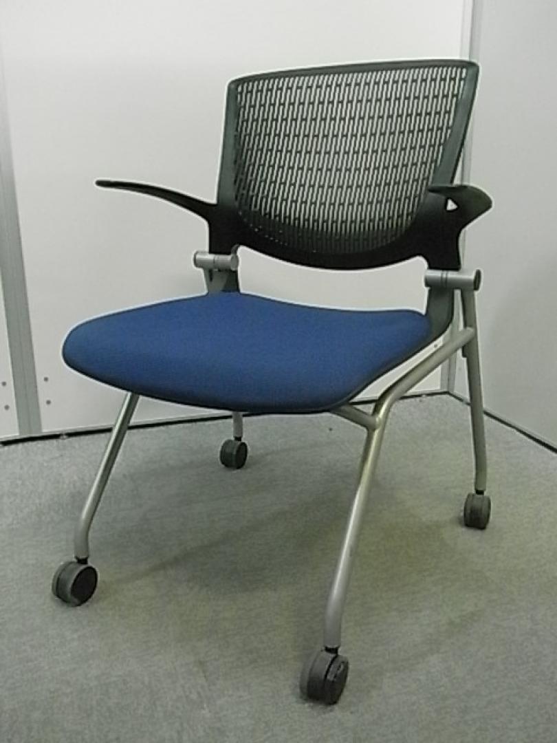 【おつとめ品】ネスティングチェア■グラータ■オカムラ製■肘付　〜平行スタック可能〜【会議チェア】
                        
                                    中古
            