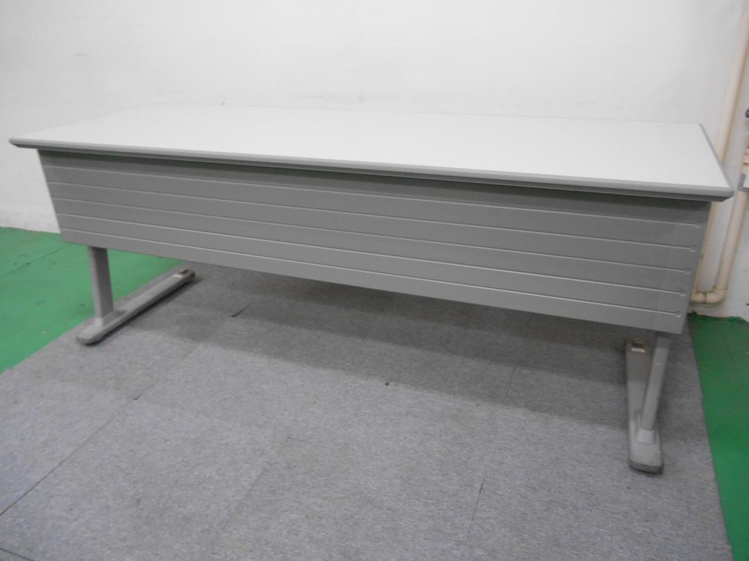 【信頼のオカムラ製】幕板付スタックテーブル　会議室の必需品
                        
                                    中古
            