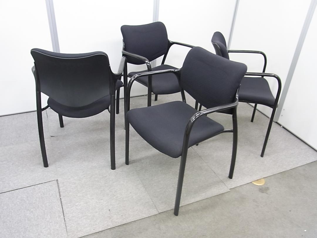 【4脚セット】【ブラックカラー】ミーティングチェア　スタッキングチェア　重ねて収納可能な省スペース　会議チェア
                        
                                    中古
            