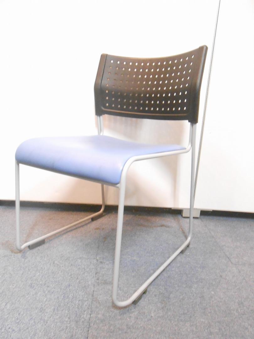 【年末の在庫一掃セール】【安い！】■スタッキングチェア■お手ごろ価格
                        
                                    中古
            