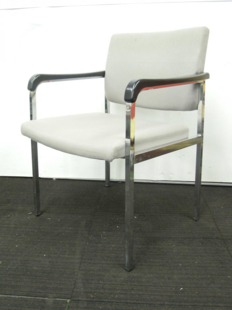 【8脚入荷！】ミーティングチェア　肘付き　グレー　【神奈川県　中古肘付きオフィスチェア】
                        CK-56
                                    中古
            