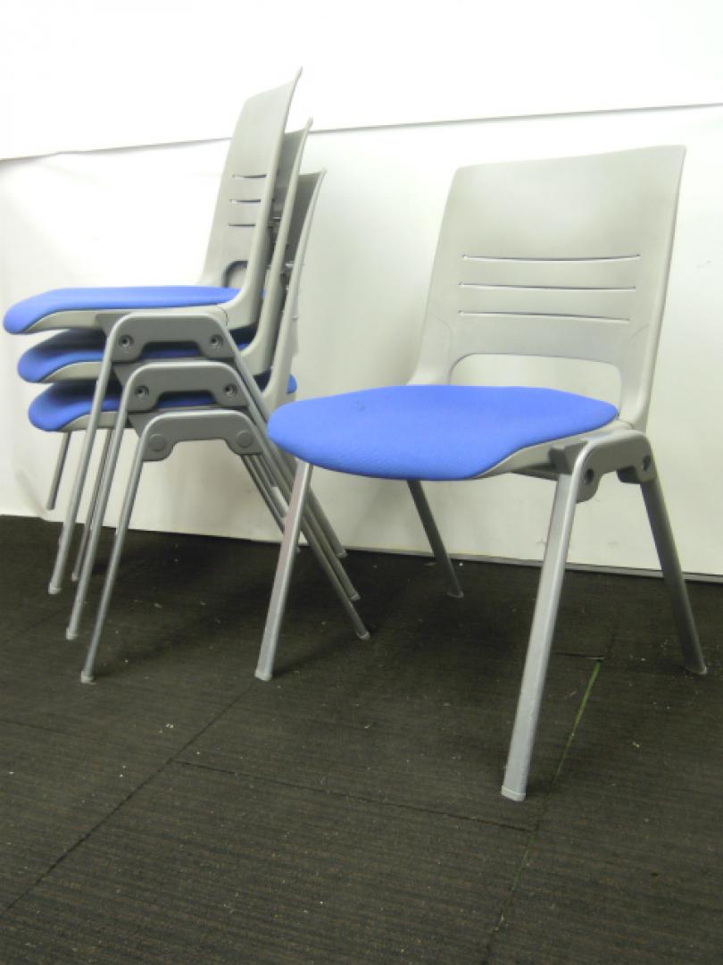 【4脚セット販売】岡村製作所　Elena スタンダードタイプ　会議ミーティングチェア　スタッキングチェア　ブルー　
                        Elena エレナ
                                    中古
            